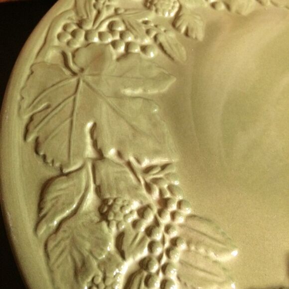 Ceramic Sage Green Round Pedestal Cake Platform - Picture 5 of 8